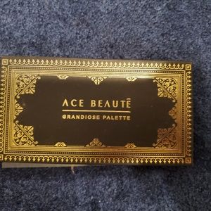 Ace Beutē palette